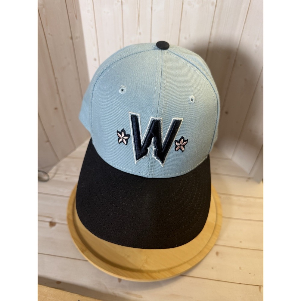 NEW ERA Light Blue/Navy Washington Nationals 2005 City Connect 9FIFTY Snapback